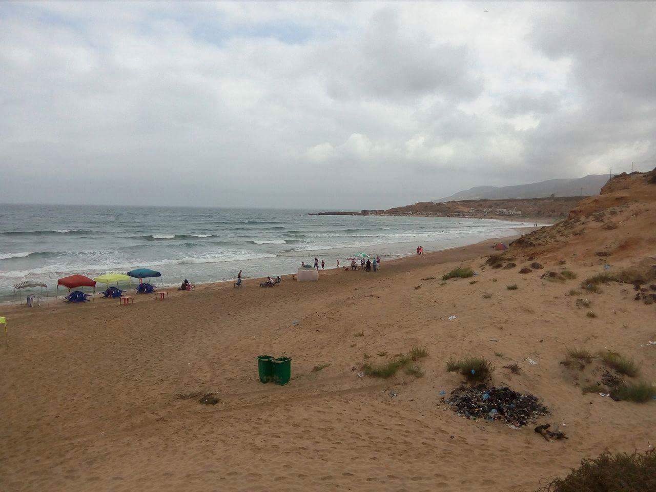 Zdjęcie Cap Blanc Beach z powierzchnią beżowy piasek