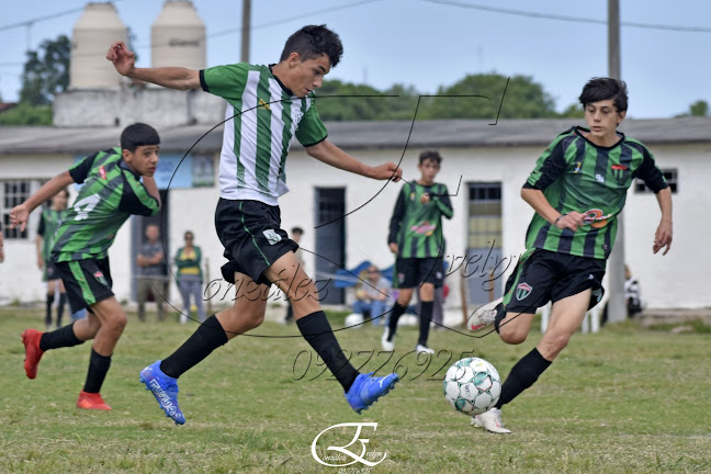 Opiniones de Cancha de Racing en Canelones - Campo de fútbol