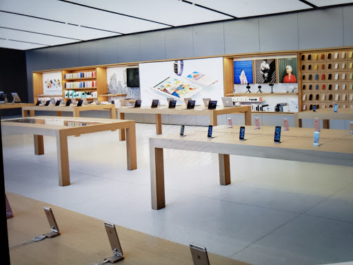 Computer Store «Apple Somerset», reviews and photos, 2800 W Big Beaver Rd, Troy, MI 48084, USA