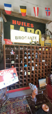 Atmosphère du Café Gas Station « la pause vintage » à Saint-Antoine-de-Ficalba - n°17