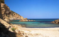 Foto von Cala Petra Delfina befindet sich in natürlicher umgebung