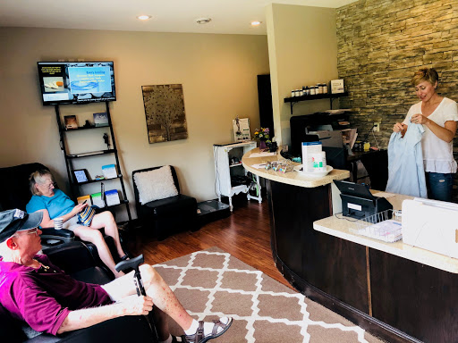 Chiropractor «Live Well Chiropractic Spa & Acupuncture Center», reviews and photos, 7975 Stone Creek Dr #20, Chanhassen, MN 55317, USA