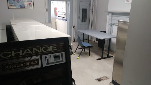 Laundromat «Sparkling Waters Laundromat», reviews and photos, 103 N Market St, Elizabethtown, PA 17022, USA