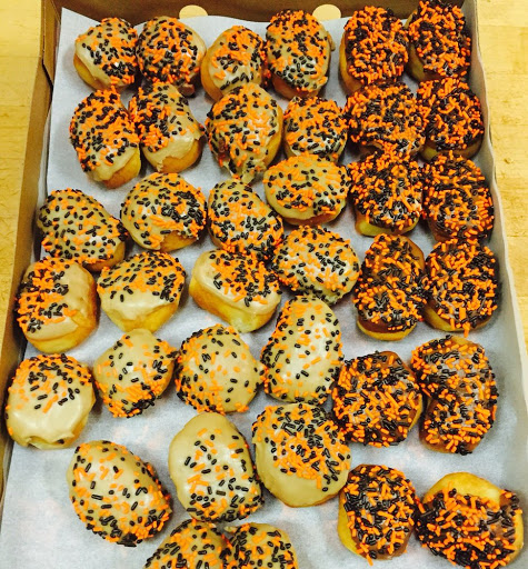 Donut Shop «Family Donut Shop», reviews and photos, 2100 N Northgate Way, Seattle, WA 98133, USA