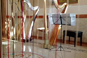 Інтерактивний музей музичних інструментів Harp Hall image
