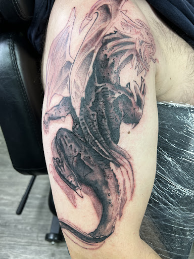 Explore japanese geisha tattoo ideas, creative tattoo ideas in Schaumburg, available at Urban Rebels Ink