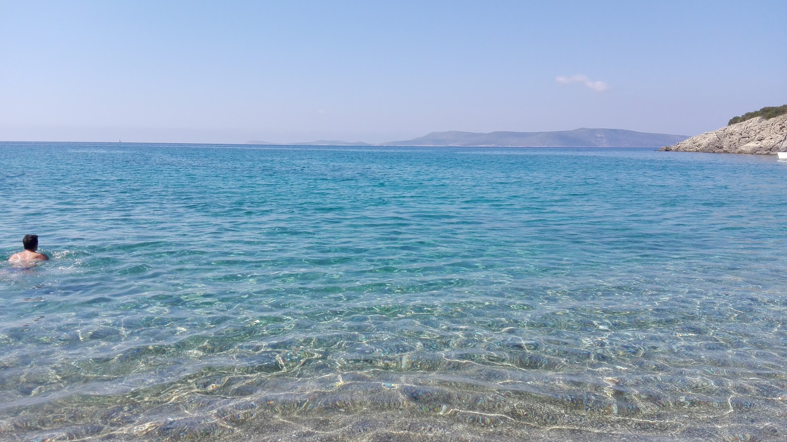 Photo de Loutsa beach zone des équipements