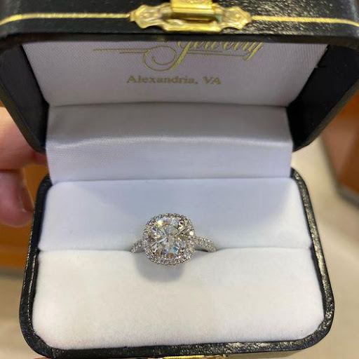 Jewelry Store «Kings Jewelry», reviews and photos, 609 King St, Alexandria, VA 22314, USA