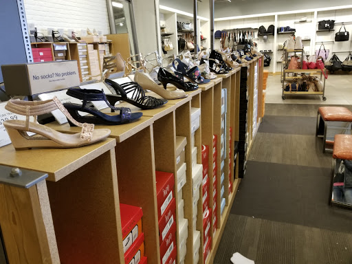 Shoe Store «DSW Designer Shoe Warehouse», reviews and photos, 1885 County Rd D E, Maplewood, MN 55109, USA
