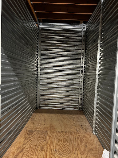 Self-Storage Facility «Public Storage», reviews and photos, 7521 San Fernando Rd, Burbank, CA 91505, USA