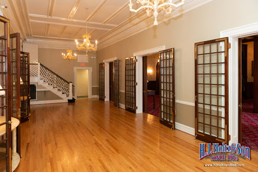 Painter «H. J. Holtz & Son, Inc.», reviews and photos, 3106 W Moore St, Richmond, VA 23230, USA