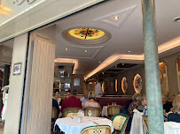Atmosphère du Restaurant Au Rond-Point à Paris - n°16