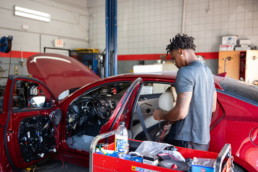 Car Dealer «High Q Auto», reviews and photos, 747 N State Rd 7, Plantation, FL 33317, USA