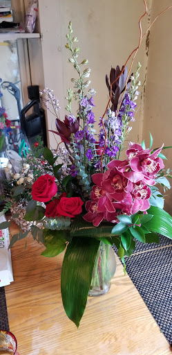 Florist «Floral Designs of Mount Joy», reviews and photos, 102 E Main St, Mount Joy, PA 17552, USA