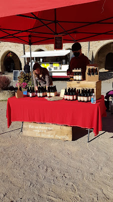 Le Marché du Dimanche de Sauveterre-de-Rouergue à Sauveterre-de-Rouergue