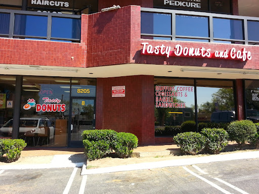 Tasty Donuts and Cafe, 8205 Santa Monica Blvd, West Hollywood, CA 90046, USA, 