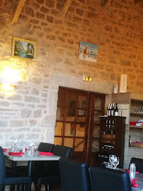 Atmosphère du Restaurant LA POURTANELLE à Saint-Jean-et-Saint-Paul - n°5