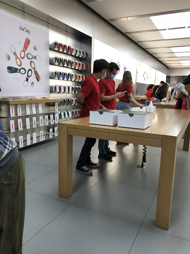 Computer Store «Apple Fashion Fair», reviews and photos, 645 E Shaw Ave, Fresno, CA 93710, USA