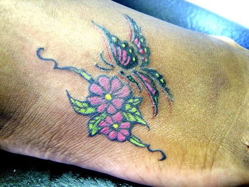 Tattoo Shop «Hollywood Tattoos», reviews and photos, 104 Market St, Newark, NJ 07102, USA