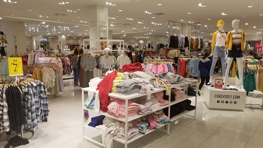 Clothing Store «Forever 21», reviews and photos, 5065 Main St, Trumbull, CT 06611, USA
