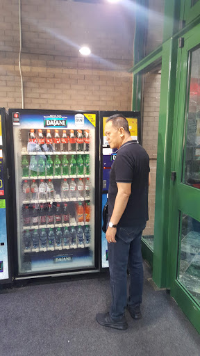 Shopping Mall «Laurelwood Shopping Center», reviews and photos, 422 S Grove Park Rd, Memphis, TN 38117, USA