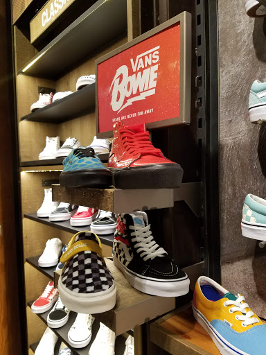 Shoe Store «Vans», reviews and photos, 21712 Hawthorne Blvd #239A, Torrance, CA 90503, USA