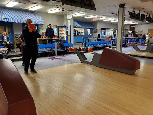 Bowling Alley «Hoebowl Bowling Center», reviews and photos, 305 W Bridge St, Catskill, NY 12414, USA