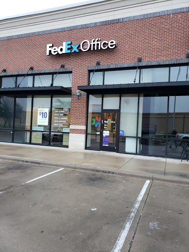 Print Shop «FedEx Office Print & Ship Center», reviews and photos, 6600 North Fwy #132, Fort Worth, TX 76137, USA