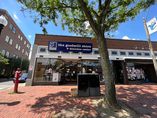 The Goodwill Store, 230 Elm St, Somerville, MA 02144, USA, 