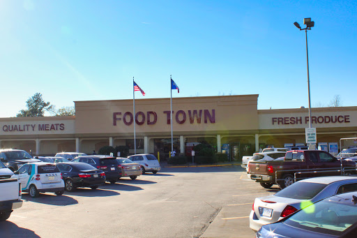 Grocery Store «Food Town», reviews and photos, 302 N Main St, Highlands, TX 77562, USA