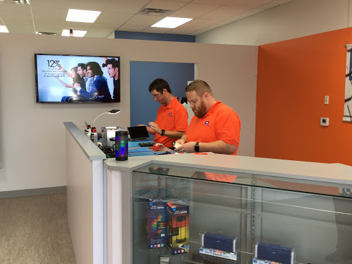 Electronics Repair Shop «Digital Doc», reviews and photos, 16897 Chesterfield Airport Rd, Chesterfield, MO 63005, USA