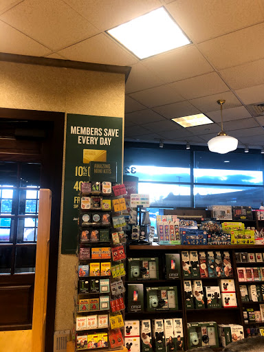 Book Store «Barnes & Noble», reviews and photos, 3216 W Lake St, Minneapolis, MN 55416, USA