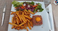 Steak tartare du Restaurant français Auberge Le Bienheureux à Saint-Alexandre - n°7