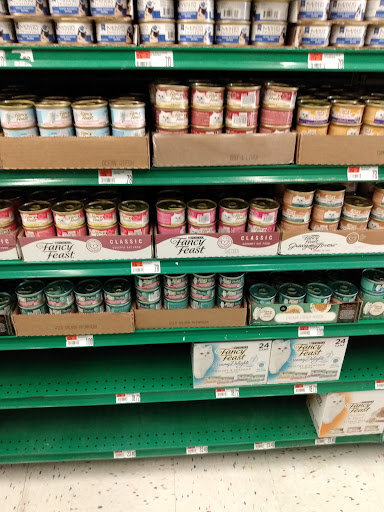 Pet Supply Store «Pet Supplies Plus», reviews and photos, 4808 Ridge Rd, Brooklyn, OH 44144, USA