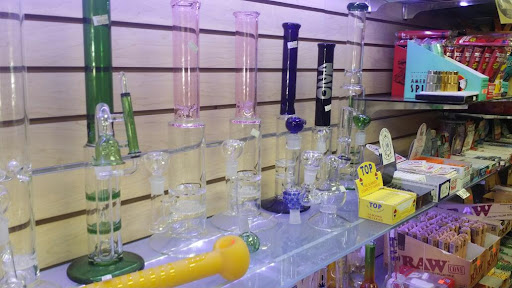 Tobacco Shop «Laguna Cigarette City», reviews and photos, 6624 Laguna Blvd, Elk Grove, CA 95758, USA