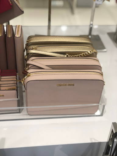 Fashion Accessories Store «Michael Kors», reviews and photos, 20-A Killingworth Turnpike #430, Clinton, CT 06413, USA