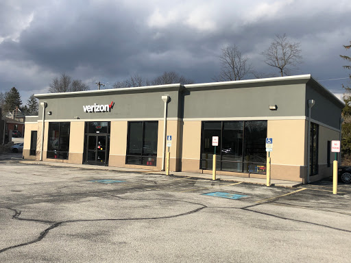 Cell Phone Store «Verizon Authorized Retailer – Cellular Sales», reviews and photos, 535 W Lancaster Ave, Berwyn, PA 19312, USA