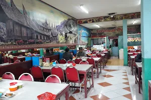 Rumah Makan Awak Juo image