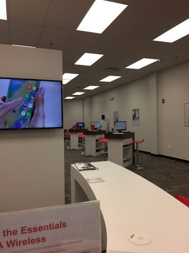 Cell Phone Store «Verizon Authorized Retailer - A Wireless», reviews and photos, 1 Rte 37 W #101, Toms River, NJ 08753, USA