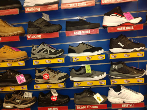 Sporting Goods Store «Big 5 Sporting Goods», reviews and photos, 1401 E 120th Ave, Thornton, CO 80233, USA