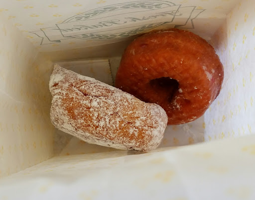 Donut Shop «HoneyDip Donuts», reviews and photos, 4480 Kenny Rd, Columbus, OH 43220, USA