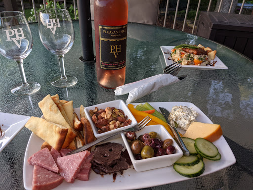 Winery «Pleasant Hill Winery», reviews and photos, 5015 Pleasant Hill Rd, Athens, OH 45701, USA