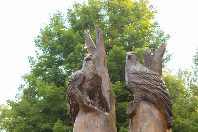 Tree Sculpture - Birds of Prey
