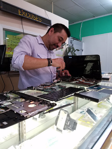 Computer Repair Service «Surge Tech PC Repair - SE Designz», reviews and photos, 6300 White Horse Rd #118, Greenville, SC 29611, USA