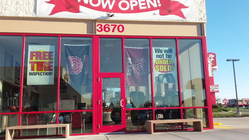 Tire Shop «Discount Tire Store - Springfield, MO», reviews and photos, 3670 S Glenstone Ave, Springfield, MO 65804, USA