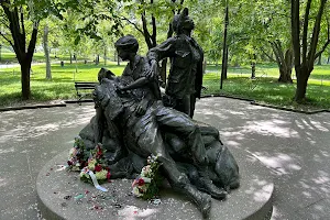 Vietnam Women's Memorial image