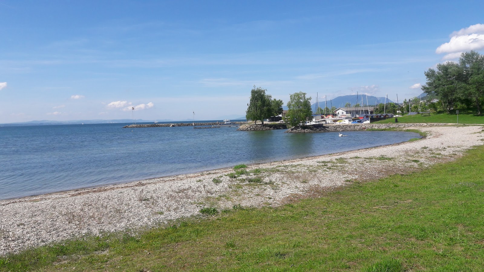 Foto von Plage Est de St-Blaise (plage des kites) mit beiger kiesel Oberfläche