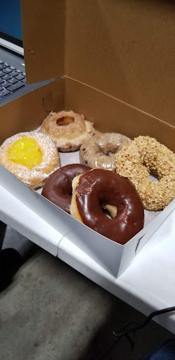 Donut Shop «Avon Donuts Inc», reviews and photos, 45324 Woodward Ave, Pontiac, MI 48341, USA