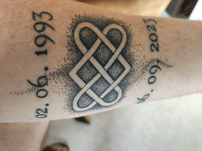 Comentarii opinii despre Needles&Pins Tattoo- und Piercingstudio