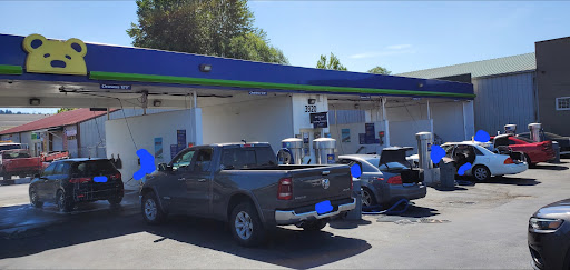 Brown Bear Car Wash en Auburn